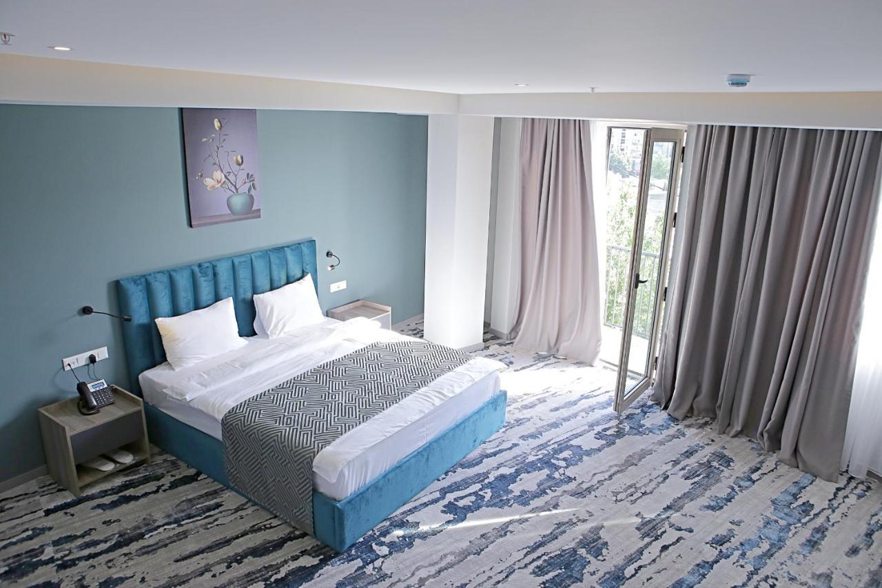 Hotel Address 9D Tbilisi Bagian luar foto